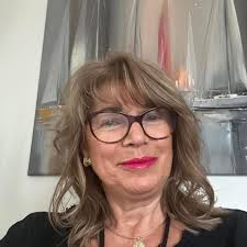 Still waiting for help with a cat 😿