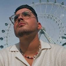 Elvin Colon's Instagram, Twitter & Facebook