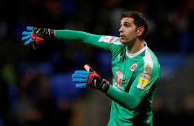 Ts speaks about arsenal's third choice goalkeeper emiliano martinez joining reading on loan till. Emi Martinez Sends Message To New Reading Signing After Deal Is Confirmed Football League World
