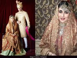 See more of kareena kapoor on facebook. Kareena Kapoor Khan S Rare Wedding Photo As A Bride Is Going Viral On The Internet For All The Right Reasons Hindi Movie News Times Of India