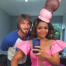 Quem news gaby amarantos exibe curvas durante passeio de iate cantora passou o fim de ano na inglaterra com o marido e filho 1 min de leitura Gaby Amarantos Com Saudades Do Marido To Aqui Com Meu Pirarukoo Piscanu 18 04 2018 Uol Universa