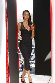 Jessica Alba Hot Spicy Photoshoot For Campari Calender Das Kleine Schwarze Jessica Alba Kleid Jessica Alba