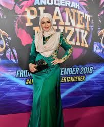 Art prasasty album (2004) dato siti nurhaliza play list: Siti Nurhaliza Akan Buat Konsert Solo Di Singapura Tahun Depan Berita Mediacorp