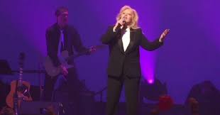 Il s'est adapté à la tessiture de sylvie vartan. L Hymne A L Amour De Sylvie Pour Johnny Meme Si La Vie Nous A Separes Plus Tard Rien N A Jamais Pu Alterer Notre Amour Videos