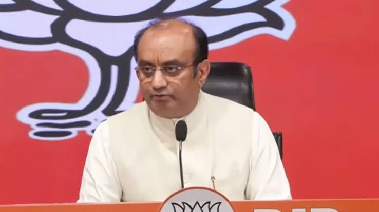 राहुल गांधी में समझ और ज्ञान की कमी, असलियत को समझ नहीं पाते', ज्ञानेश कुमार -SIR के मुद्दे पर BJP का पलटवार - India TV Hindi