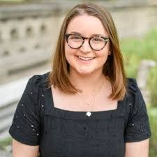 Deirdre Gordon's Instagram, Twitter & Facebook