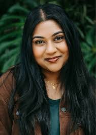 Fay Darling's Instagram, Twitter & Facebook