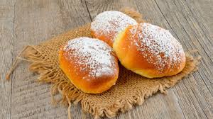 Brioches A L Eau Sans Lait œufs Ou Beurre Ce Qui Rend Cette Recette Adaptee A Tout Le Monde Voici Commen Brioches Recette Brioche Facile Recettes De Cuisine