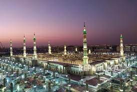 Masjid ini adalah masjid tersuci kedua islam setelah masjidil haram dan nabi saw membangunnya pada tahun pertama hijriah/623. Fungsi Masjid Nabawi Era Rasulullah Saw Pusat Pemerintahan Republika Online
