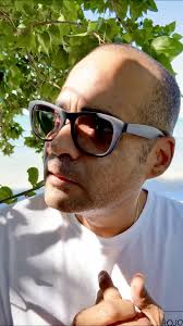 🤔 ¿Por qué no estás vendiendo más? Aquí tienes 3 preguntas que te harán  reflexionar y actuar para atraer más clientes y mejorar tus ventas: , 1️⃣  ¿Por qué no le das un descuento a quienes te refieren ...