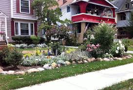 30 Simple And Beautiful Front Yard Landscaping Budget Friendly Ideas Small Yard Landscaping Small Front Yard Landscaping Front House Landscaping