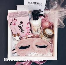 Diy Birthday Gift Baskets For Mom Best And Amazing Mother S Day Gifts For 2020 To Pamper Your Mom With Images Personalised Gifts Diy Personalized Gift Baskets Diy Birthday Gifts