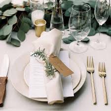 Epingle Par Marine Eby Sur Mariage Deco Table Fleurs Mariage Rustique Idees De Mariage Animation Mariage