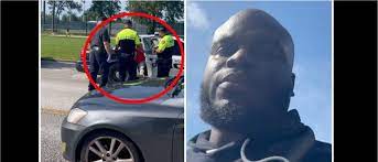 Ufc big boy derrick lewis, nicknamed the black beast wasn't scheduled to fight today, but that quickly changed when he went ground and pound on some moron who decided to break into lewis'. Derrick Lewis Reportedly Knocks Out Man Who Allegedly Tried To Break Into His Vehicle The Daily Caller