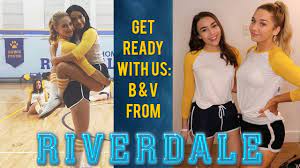 After she and her mother moved from new york, veronica quickly befriended archie (kj apa) and betty. Riverdale Halloween Costumes Betty And Veronica Costume Get Ready With Us Youtube