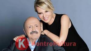 Figlia del doppiatore e direttore del doppiaggio renato izzo, gemella di rossella izzo. Maurizio Costanzo Pentito L Amara Confessione Su Maria De Filippi