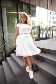 Lange, kurze, zweiteilige, ballkleider, high low, plus size und mehr style kleider hier. Die 23 Besten Ideen Zu Curvy Brautkleid Kurz 50s Look Standesamt Dein Xl Brautkleid Hochzeitskleid In Ubergrosse Brautkleid Kurz Brautmode Hochzeitskleid