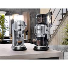 Unlike coffee machines with automatic milk frothing, this model with manual frothier gives more opportunity to the user to produce customized foam quick review: Machine A Cafe Delonghi Dedica Style Ec685m 1300w Silver