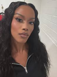 New work for @bmw in French 💅🏾 Thank you @brendacampbell_talentagent 🙌🏽  Client : @bmw Talent : Me @alyssaamazan Director: Michael Podolak Producers  : Jordan Monaghan & Emily Bissonnette Director of Photography :