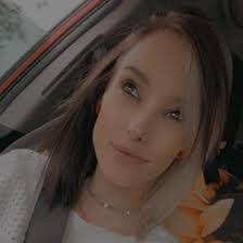 Kendra Stocklin's Instagram, Twitter & Facebook