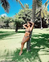 & don't even get me started on the video omg. Jessie James Decker 32 Shares A Bikini Photo As She Reminisces About Dominican Republic Aktuelle Boulevard Nachrichten Und Fotogalerien Zu Stars Sternchen