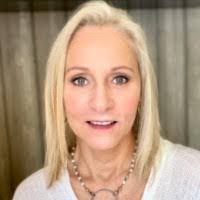 Tracy Light's Instagram, Twitter & Facebook