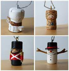 Red ted art's easy cork polar bear ornament. Ornaments From Wine Corks Have Each Family Member Make One From Their Favorite Bottle This Year Vinpropper Juleudsmykning Bornekreativitet