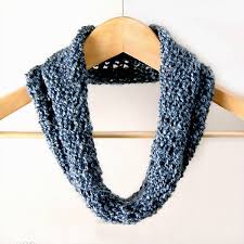 Large round loom (i use a boye set). 20 Loom Knitting That Are Easy For Beginners Ideal Me