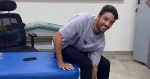 تعهد طاهر محمد طاهر، لاعب الفريق الأول لكرة القدم بالنادى الأهلى بتقديم مستوى مميز أمام نهضة بركان، فى كأس السوبر الأفريقي، يوم وشدد طاهر على أهمية الحضور الجماهيرى فى اللقاء، موضحًا أنه سيكون نقطة إيجابية، وسيمنح اللاعبين دفعة معنوية كبيرة، متمنيًا أن. Ù‚ØµØ© ØµÙˆØ± Ø·Ø§Ù‡Ø± Ù…Ø­Ù…Ø¯ Ø·Ø§Ù‡Ø± ÙŠÙØªØ­ Ø­Ù‚ÙŠØ¨Ø© Ø§Ù„Ø£Ù‡Ø¯Ø§Ù ÙÙ‰ Ø§Ù„Ø£Ù‡Ù„Ù‰ Ø§Ù„ÙŠÙˆÙ… Ø§Ù„Ø³Ø§Ø¨Ø¹