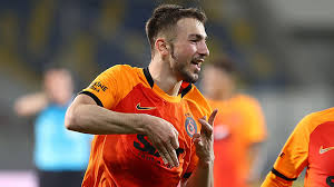 Galatasaray, genç yetenek halil dervişoğlu'nu renklerine bağladı. Galatasaray Dan Halil Dervisoglu Icin Yeni Formul