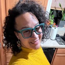 90 Day Fiancé: Happily Ever After couple Emily and Kobe bought a house! In  Kansas! 🎉🥳🍾🎊 The house is located in Salina and the listing states it  has 5 bedrooms and 4