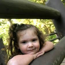 Stephanie Wold's Instagram, Twitter & Facebook