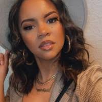 Sasha Delaney's Instagram, Twitter & Facebook