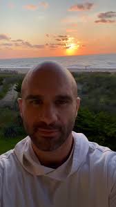 Tuning in…, •, •, •, •, •, •, Audio credit 🔊 :, @visualigns