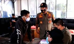 Ppkm jawa bali diperpanjang dengan perubahan jam operasional pusat perbelanjaan. Ppkm Jawa Bali Bakal Diperpanjang 2 Pekan Sampai Kasus Covid 19 Melandai Bagian 1