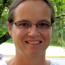 Claudia SCHMIDT-DANNERT