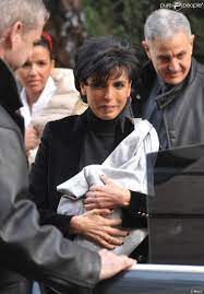 Quel âge a rachida dati ? Rachida Dati A Donne Naissance A La Petite Zohra A L Age De 43 Ans Purepeople