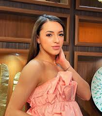 Larisa iordache ‍ au distribuit o fotografie pe instagram: Larisa Iordache Facebook