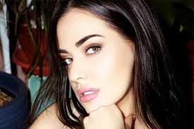 Renaissance Woman Anna Alimani Sparks A Healthier Dialogue In Women's  Beauty