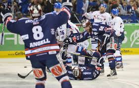 Torjubel Darin Olver Trifft Zur 2 1 Fuhrung Sports Jersey Jersey Berlin