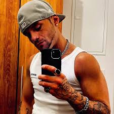 I'm trying not to acknowledge it😒