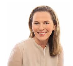 Alexandra Cowley's Instagram, Twitter & Facebook