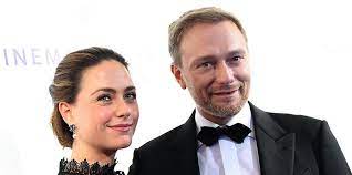 Lindner ist seit vergangenem jahr mit der elf jahre jüngeren lindner vergewissert sich, ob er das richtig verstanden hat: Christian Lindner Fassungslos Uber Frage Zu Freundin In Ard Interview Kolner Stadt Anzeiger