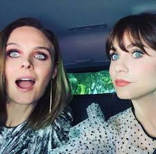 Take a visual walk through her career and see 9 images of the characters she's voiced and listen to 2 clips that showcase her performances. Zooey Deschanel Starportrat News Bilder Gala De
