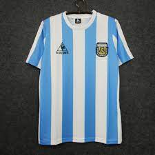 A seleção de rugby da argentina, conhecida como los pumas divulgou a nova camisa reserva fabricada pela nike, que será usada no próximo campeonato mundial. Camisa Selecao Argentina I 1986 Torcedor Le Coq Sportif Masculino