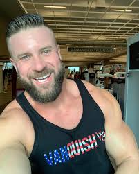 Parker Kuehn (@nerd_disguised_as_a_bro) • Instagram photos and videos