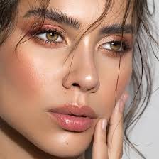 How To Do The Buttery Skin Makeup Trend L Oreal Paris Skin Makeup Dewy Skin Makeup Makeup Trends
