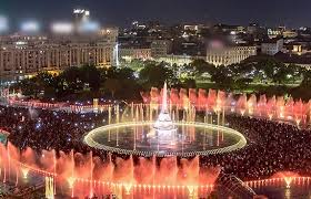 În 2018, companii renumite de nivel internaţional, arhitecţi, muzeografi, specialişti în. Fantanile Din PiaÅ£a Unirii Incluse In Cartea Recordurilor Longest Choreographed Fountain System The Bucharest Fountains Video