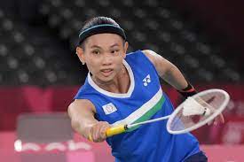 辛尤里驚傳輕生！ 「我撐不下去了」 曝眼鏡男下跪照…留遺言：把我毀得徹底 關鍵字： 娛樂星光雲 ， 頭條娛樂 ， play新聞 Rvo A2o5kilycm