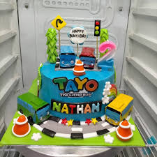 Di tahun baru inilah waktunya untuk menjalani takdirku. Gambar Kue Tart Karakter Tayo